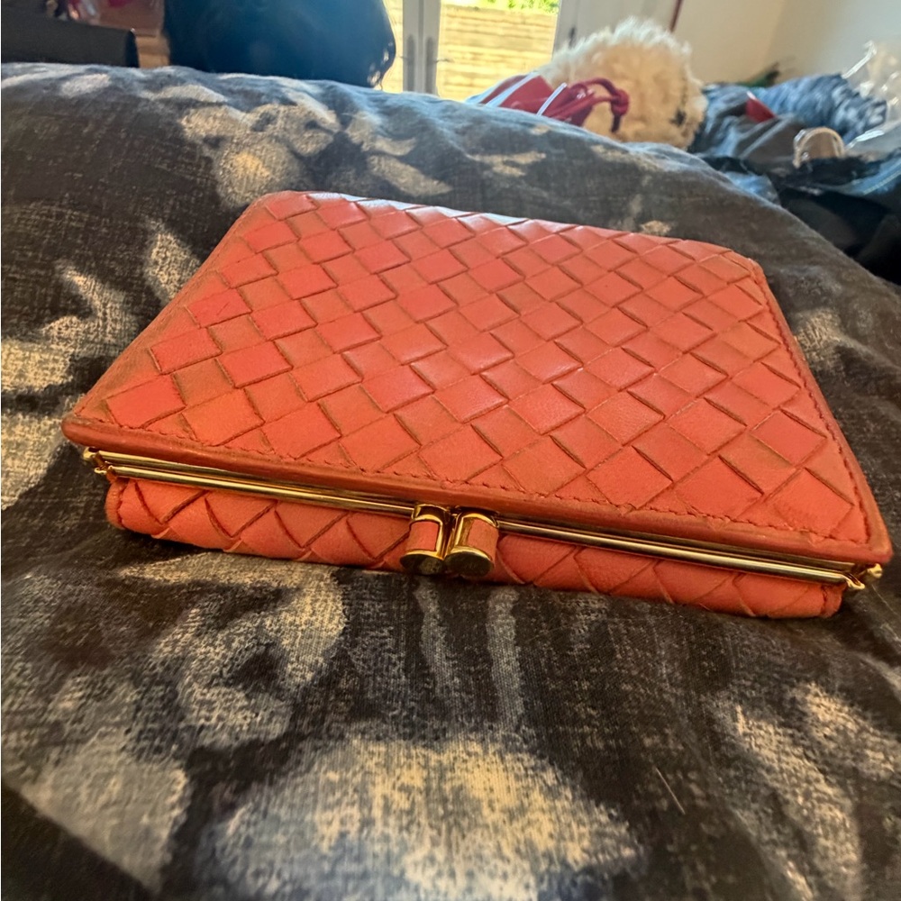 Bottega Veneta Coral Woven Clutch - Picture 3 of 7